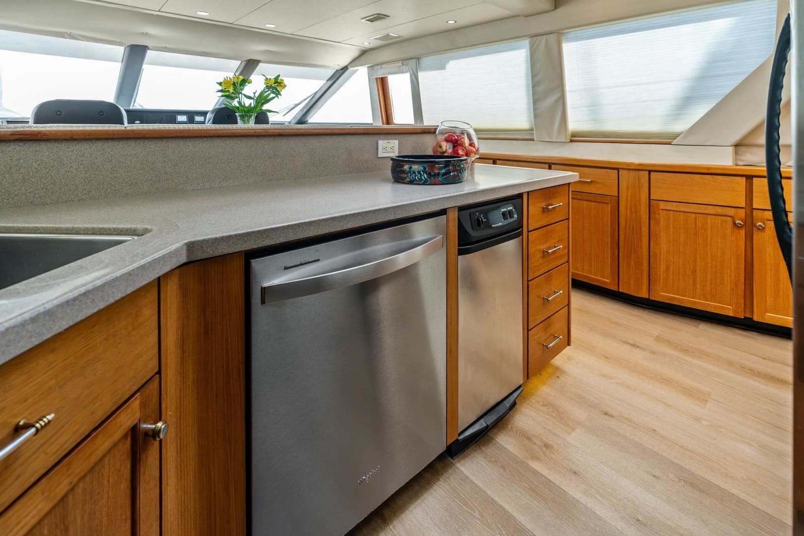 2001 Pacific Mariner 65