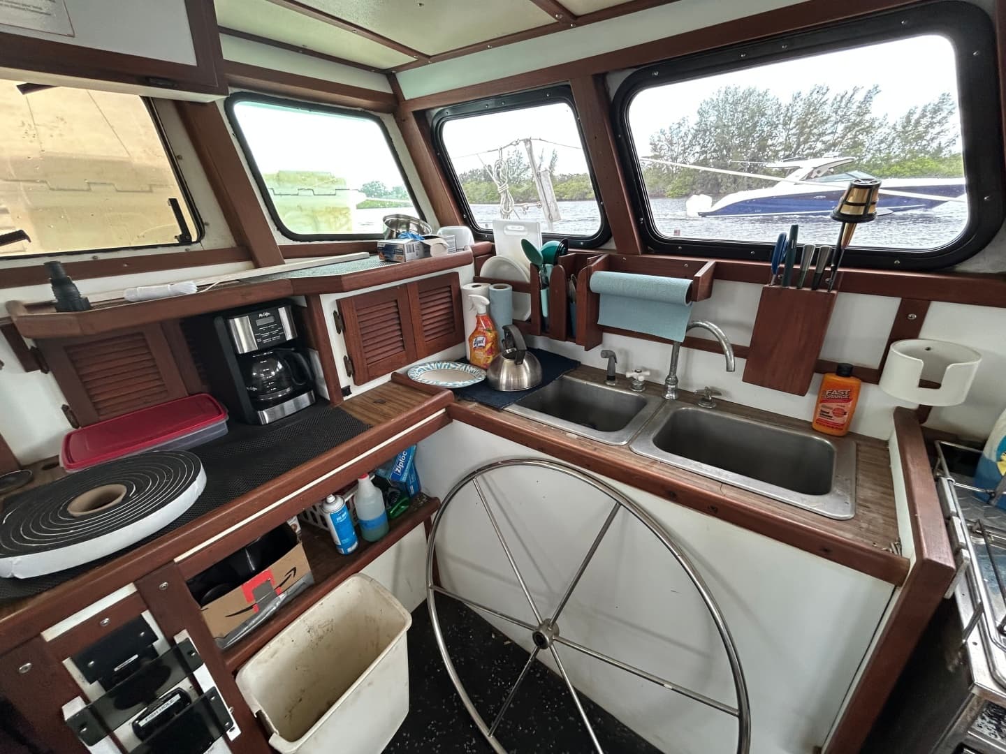 1990 Custom 57 Fishing
