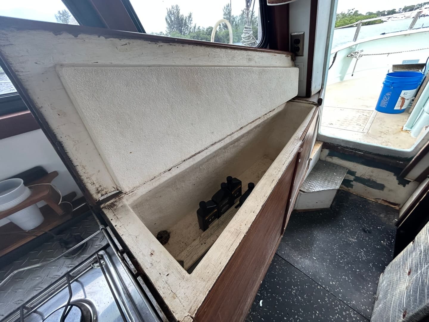1990 Custom 57 Fishing