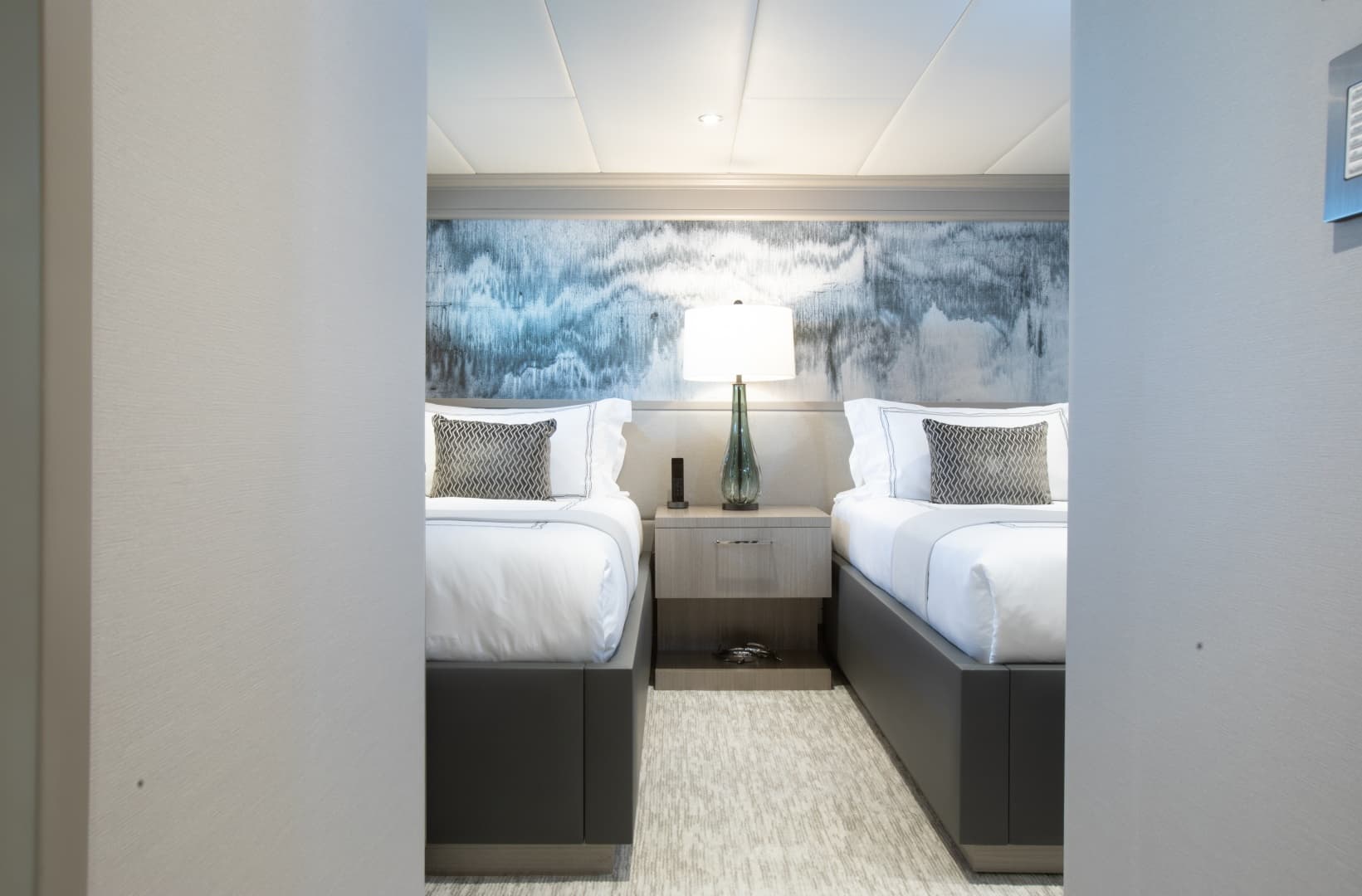 2000 Trinity Yachts 
