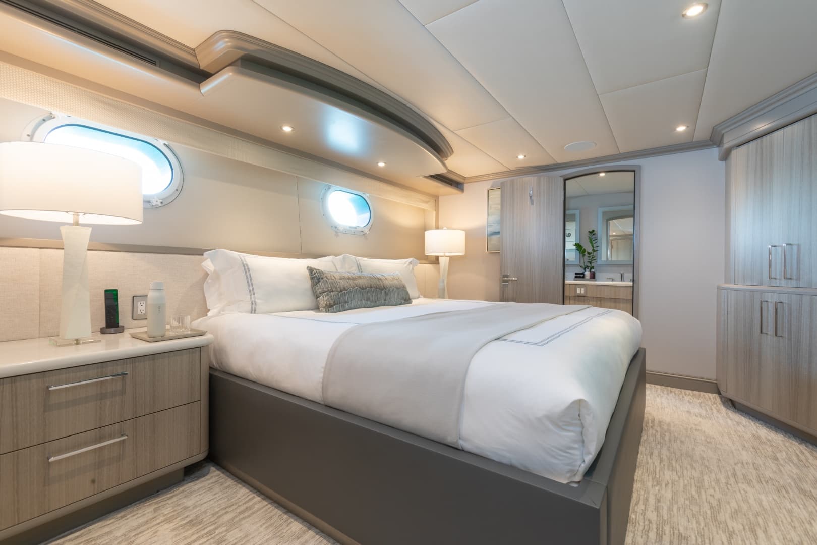 2000 Trinity Yachts 