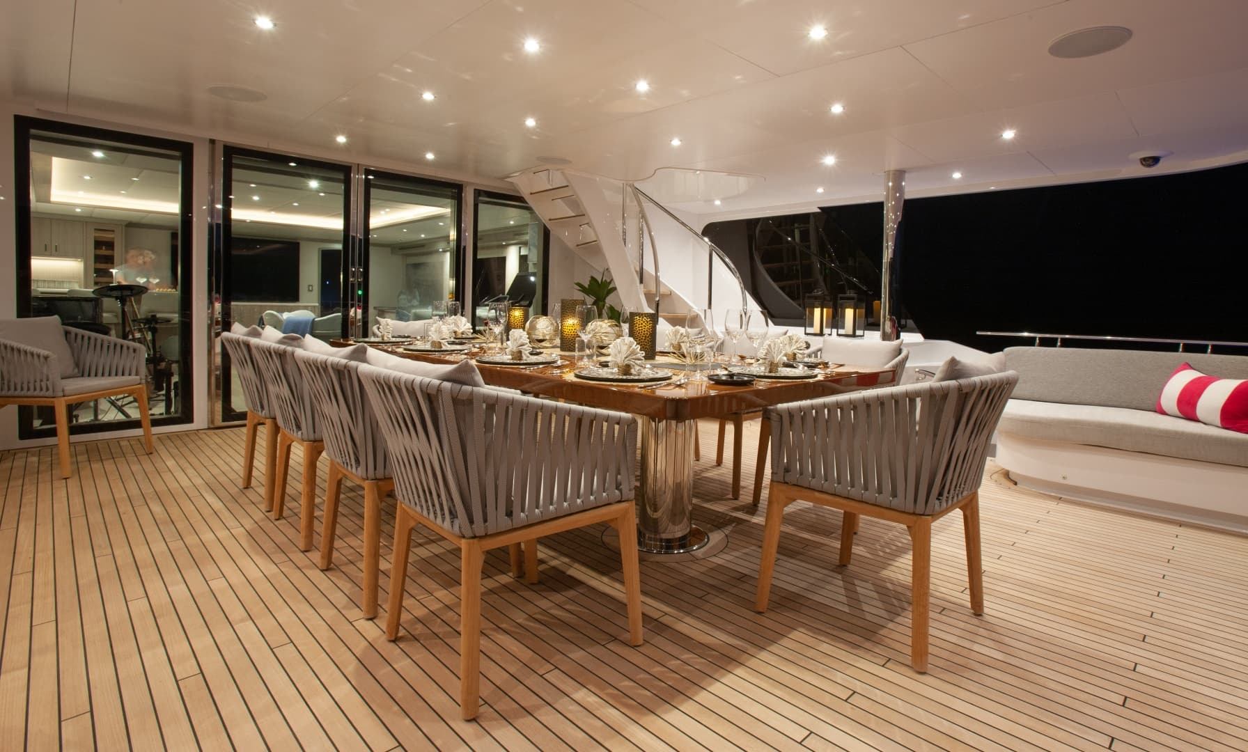 2000 Trinity Yachts 