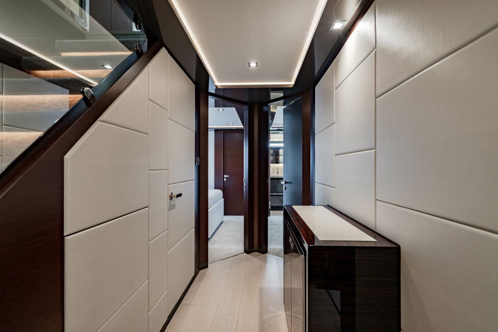 2023 Ocean Alexander 32 Explorer