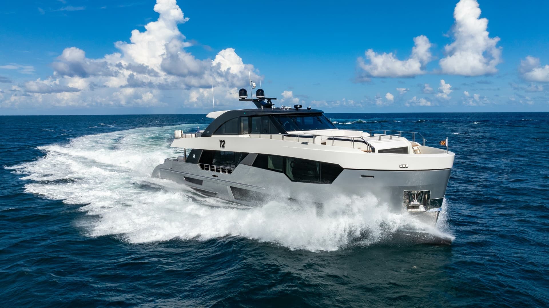 2023 Ocean Alexander 32 Explorer
