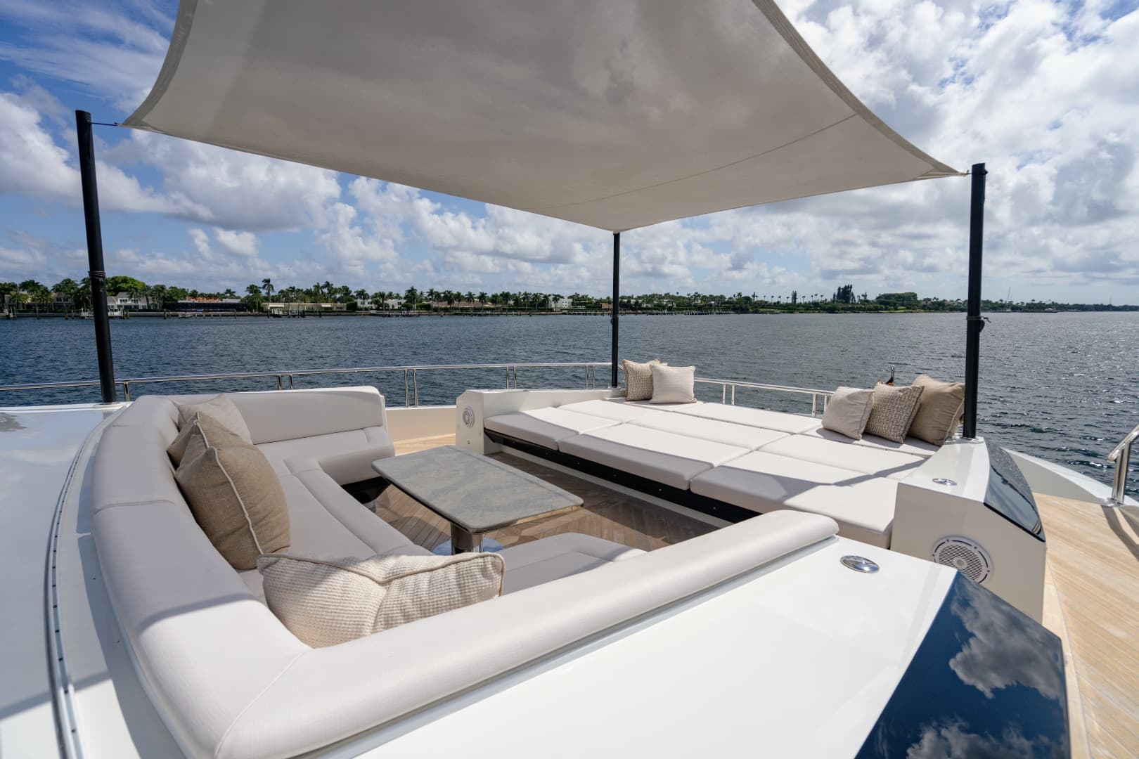2023 Ocean Alexander 32 Explorer