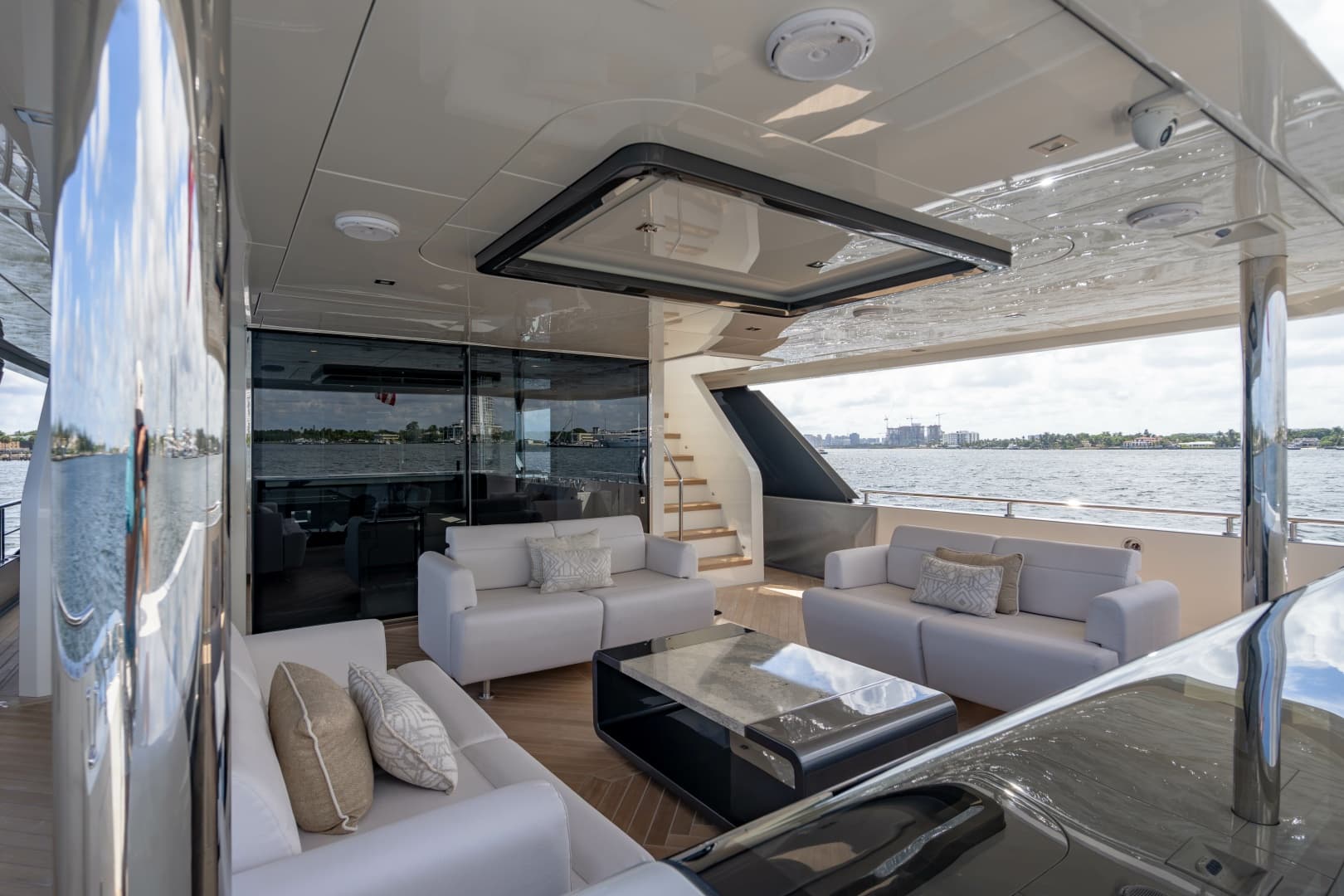 2023 Ocean Alexander 32 Explorer