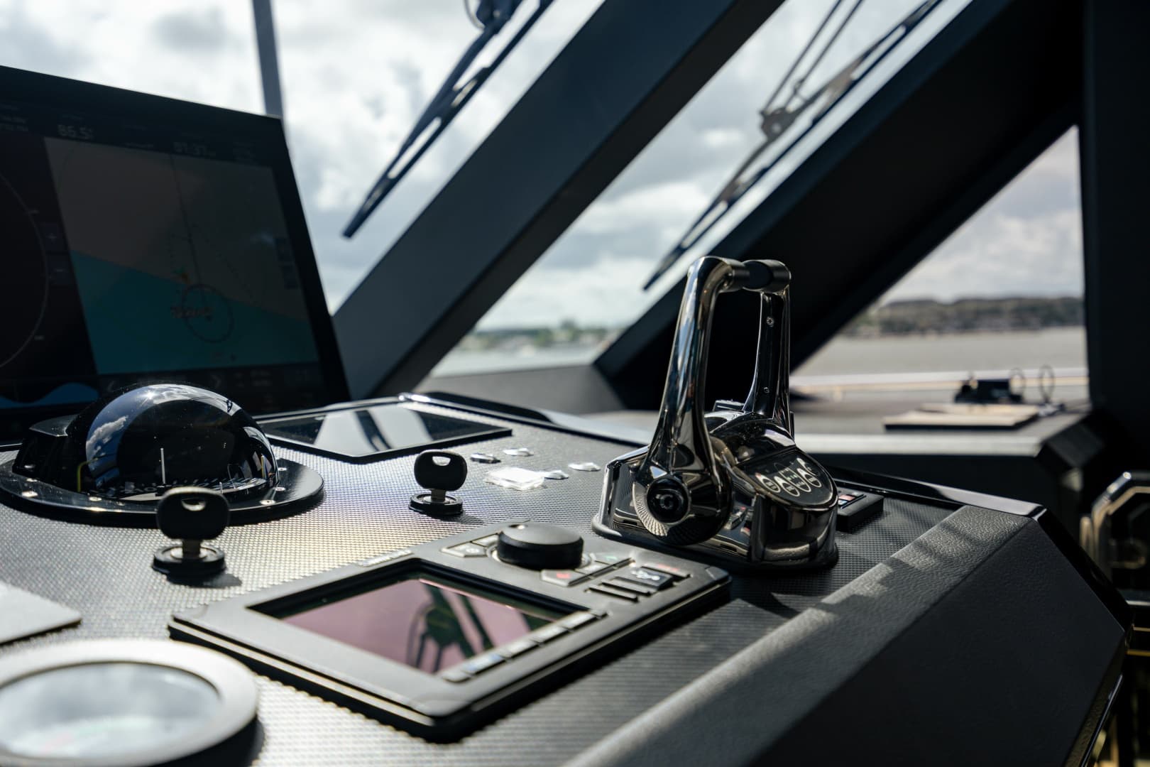 2023 Ocean Alexander 32 Explorer