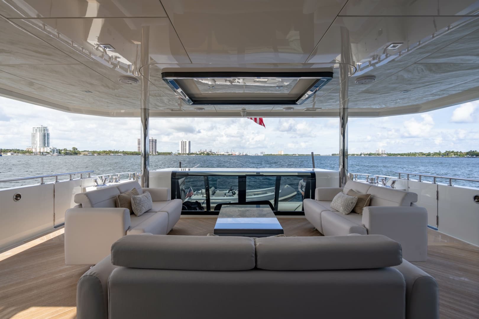 2023 Ocean Alexander 32 Explorer