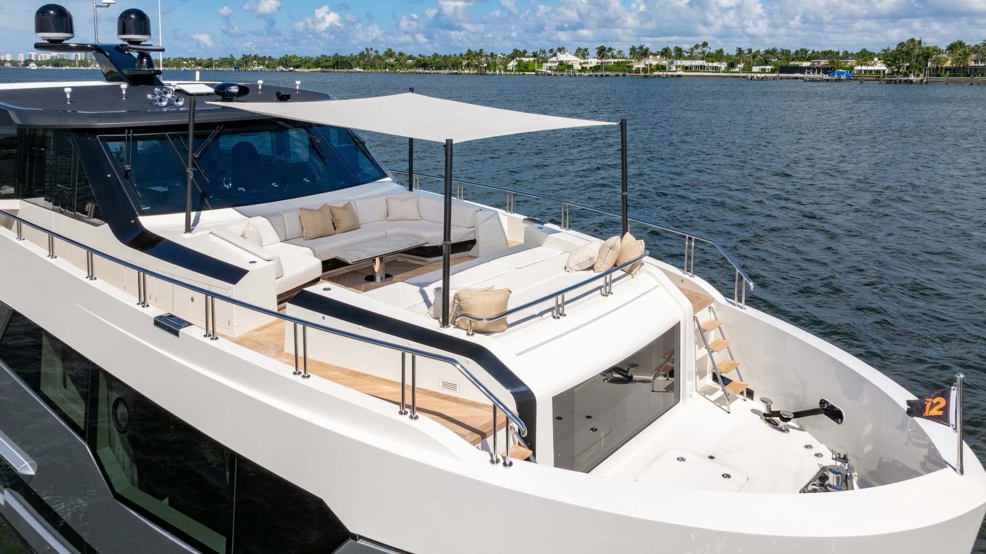 2023 Ocean Alexander 32 Explorer