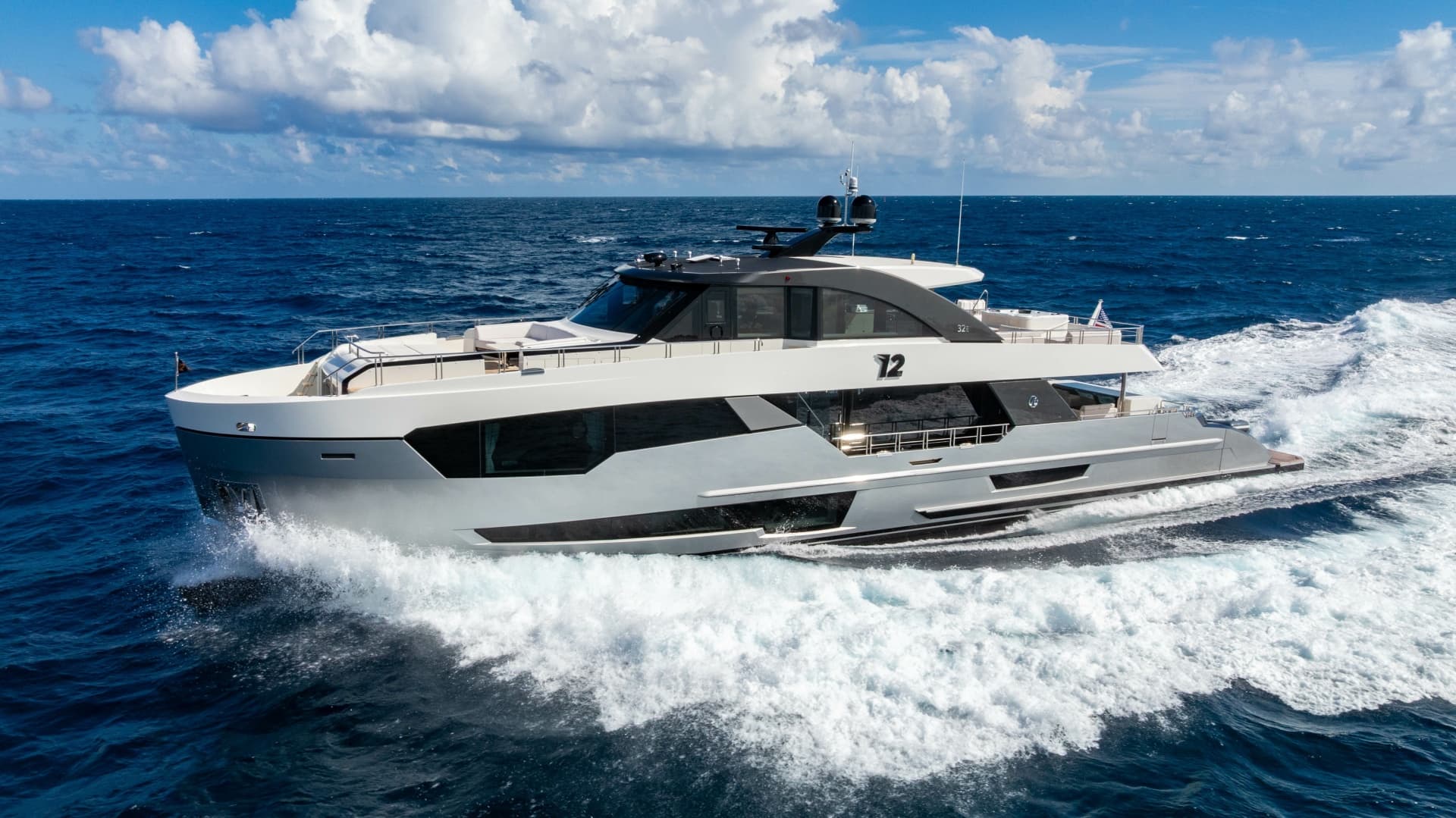 2023 Ocean Alexander 32 Explorer