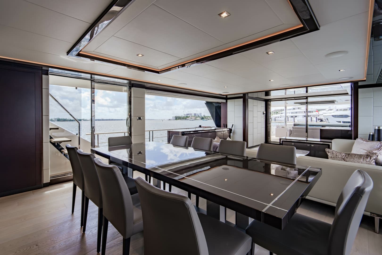 2023 Ocean Alexander 32 Explorer