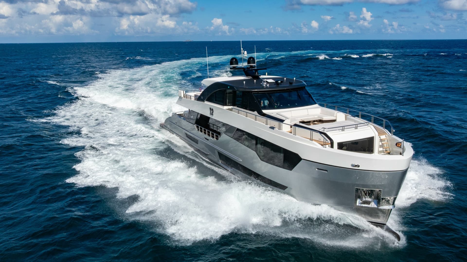 2023 Ocean Alexander 32 Explorer