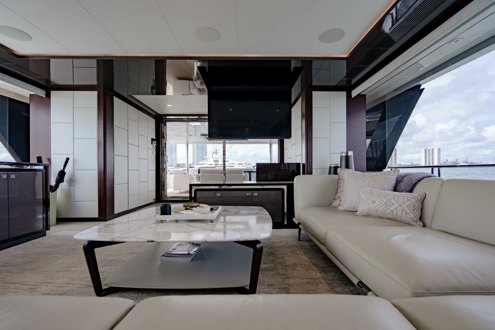 2023 Ocean Alexander 32 Explorer