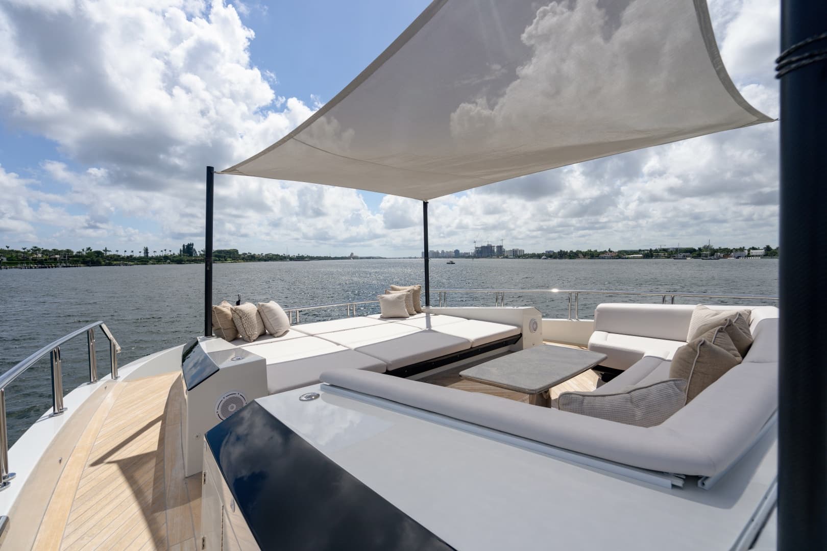 2023 Ocean Alexander 32 Explorer