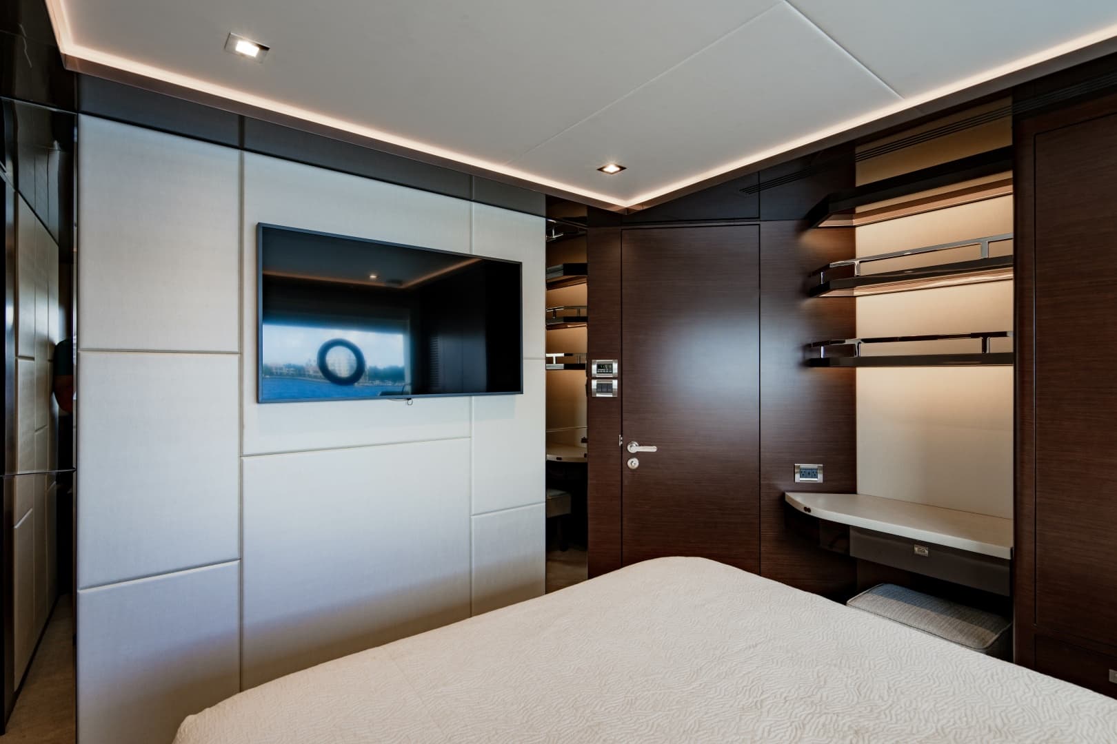 2023 Ocean Alexander 32 Explorer