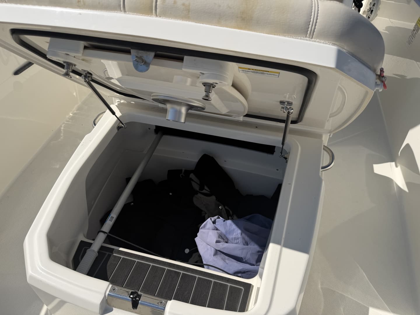 2022 Boston Whaler 220 Dauntless
