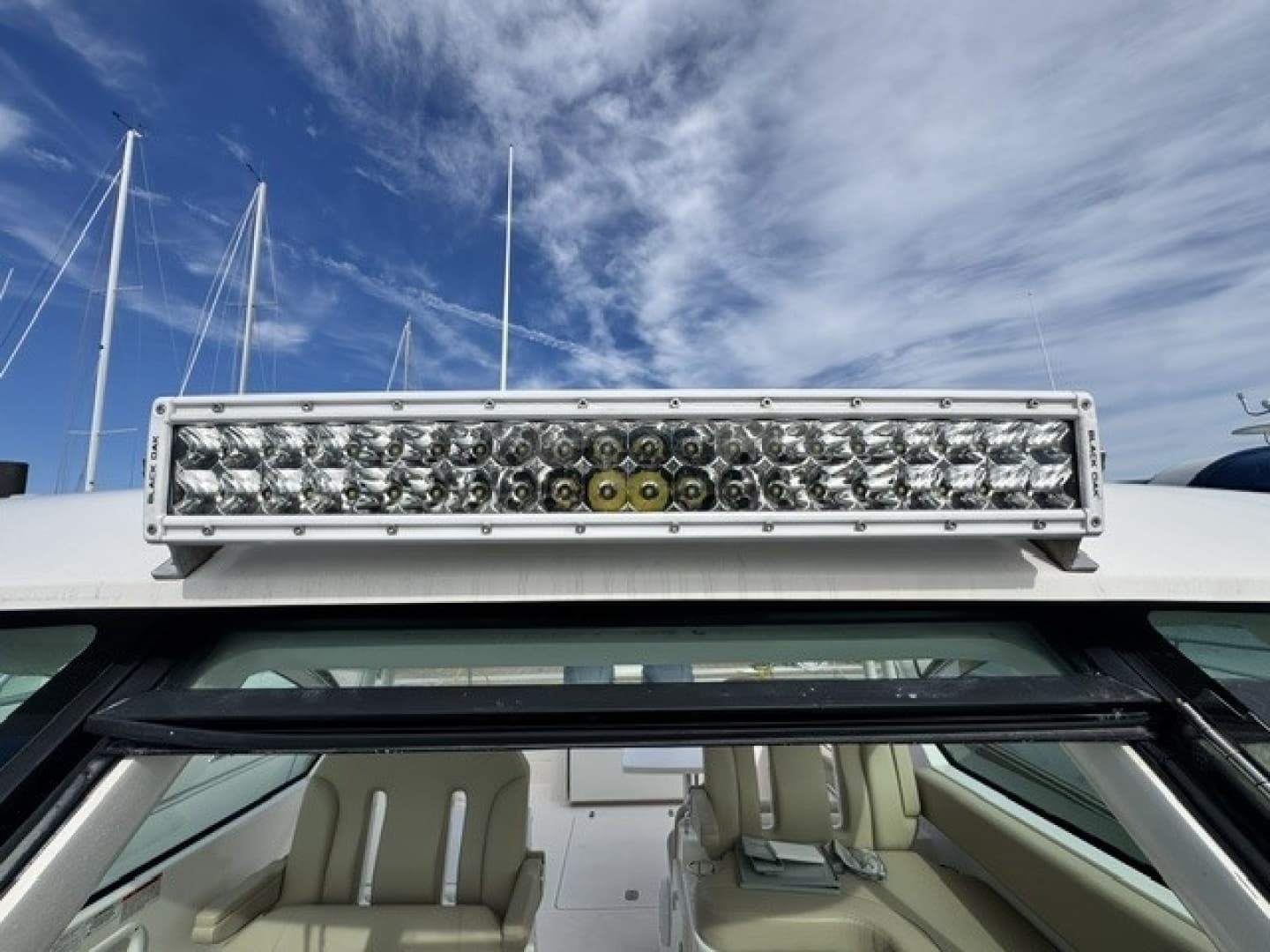 2016 Pursuit 325 DC