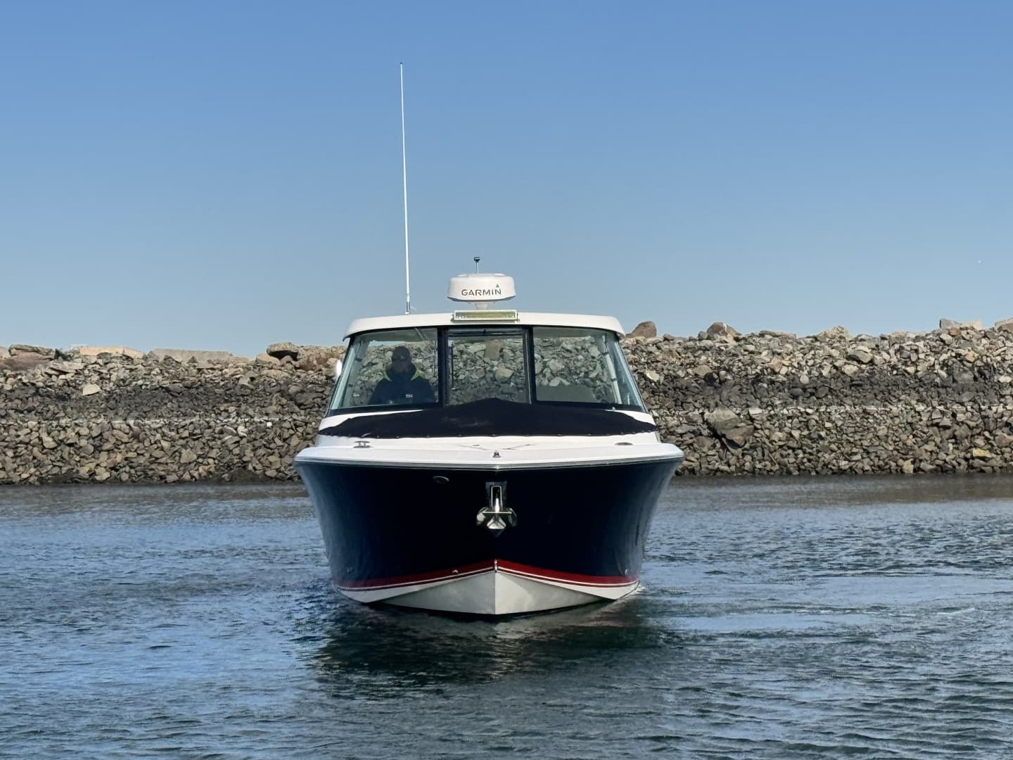 2016 Pursuit 325 DC