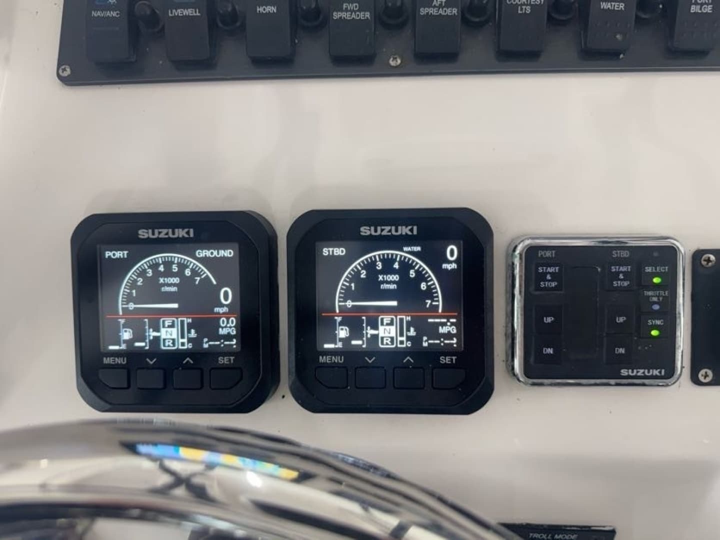 2020 Twin Vee 26 Viva SE