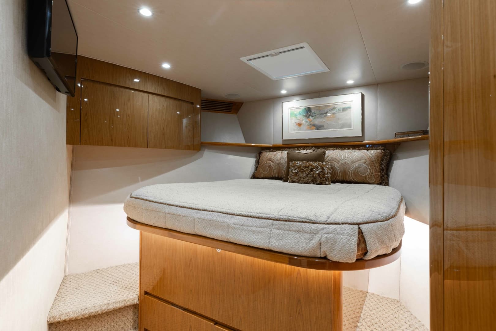 2012 Viking 76 Enclosed Bridge