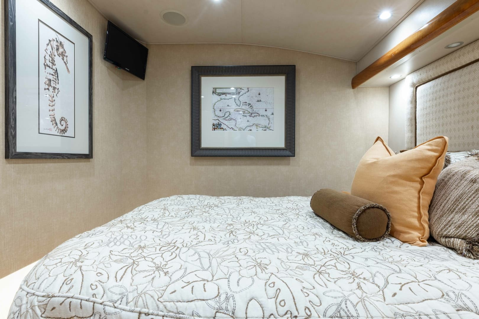 2012 Viking 76 Enclosed Bridge