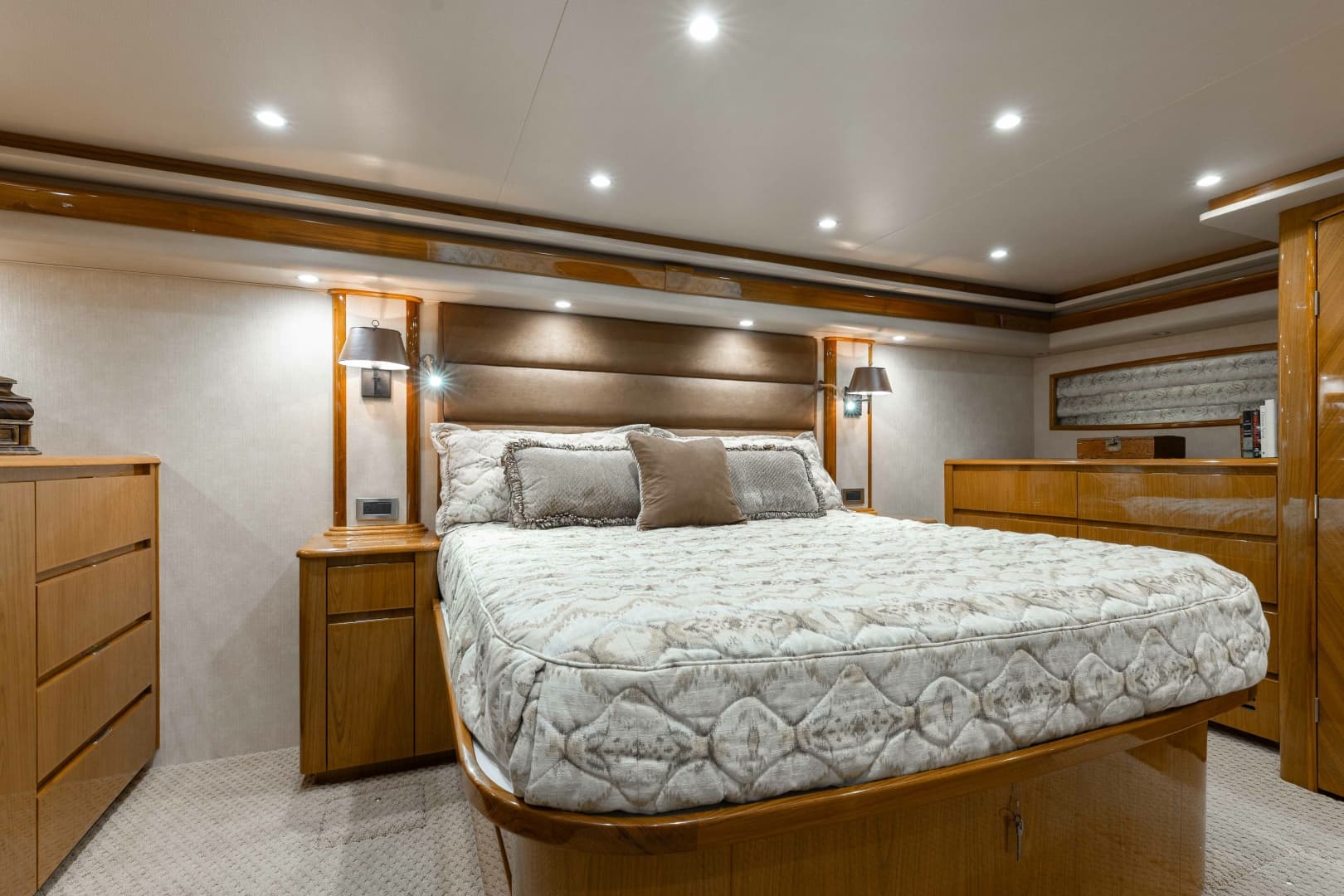 2012 Viking 76 Enclosed Bridge