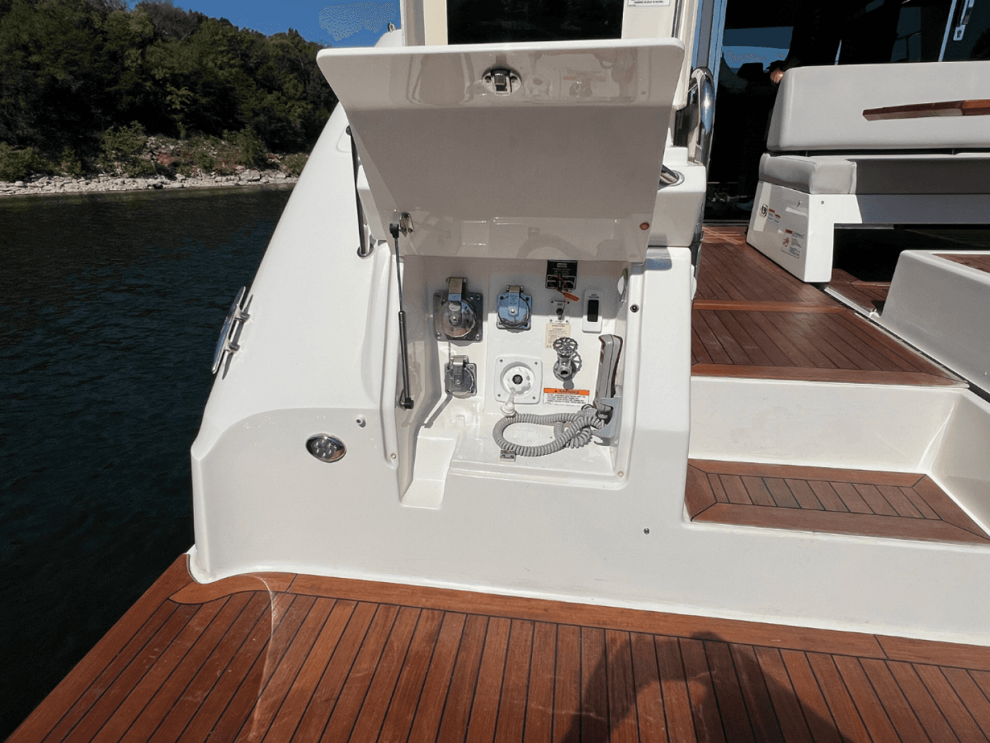 2018 Sea Ray FLY 520