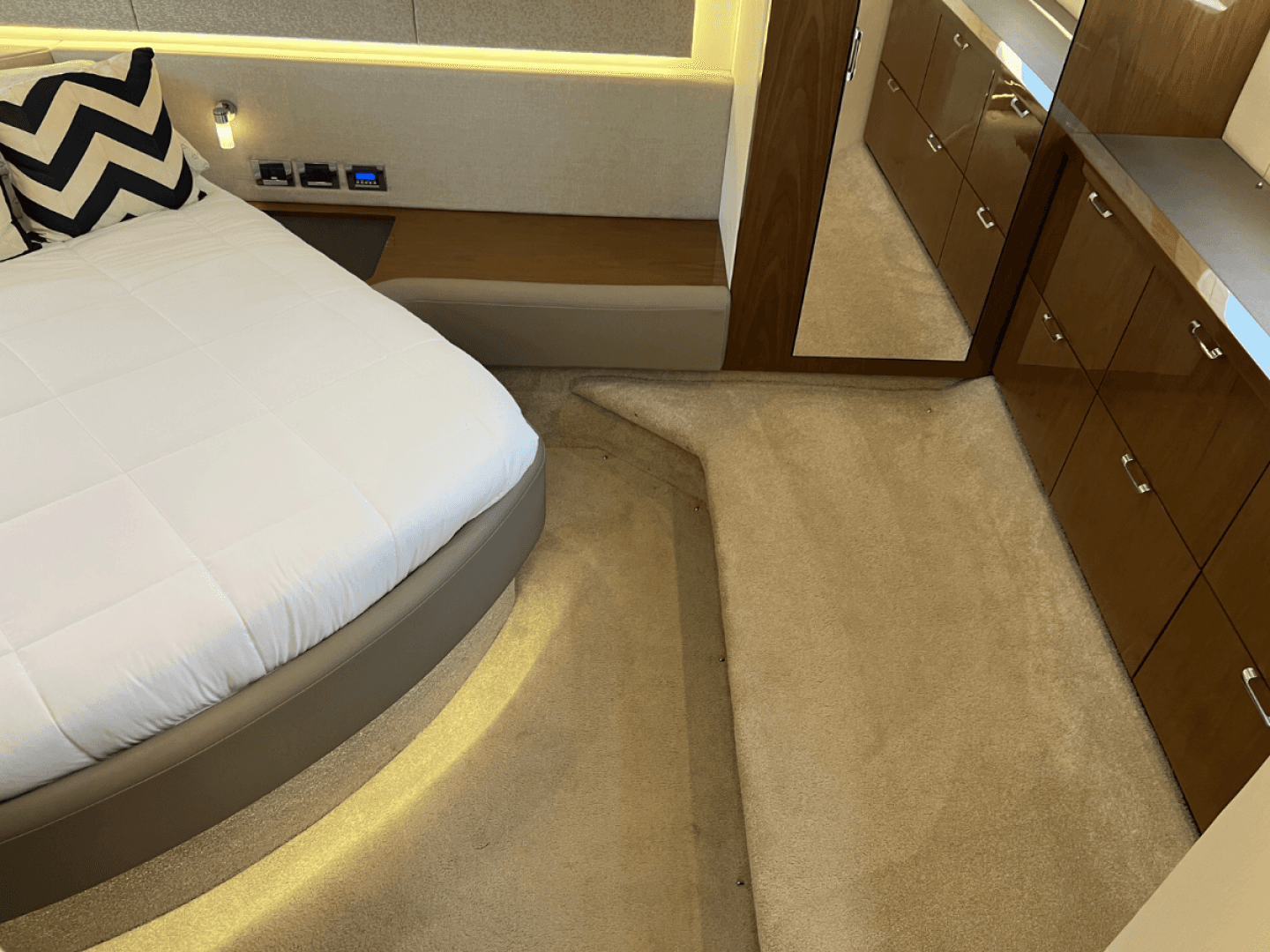 2018 Sea Ray FLY 520