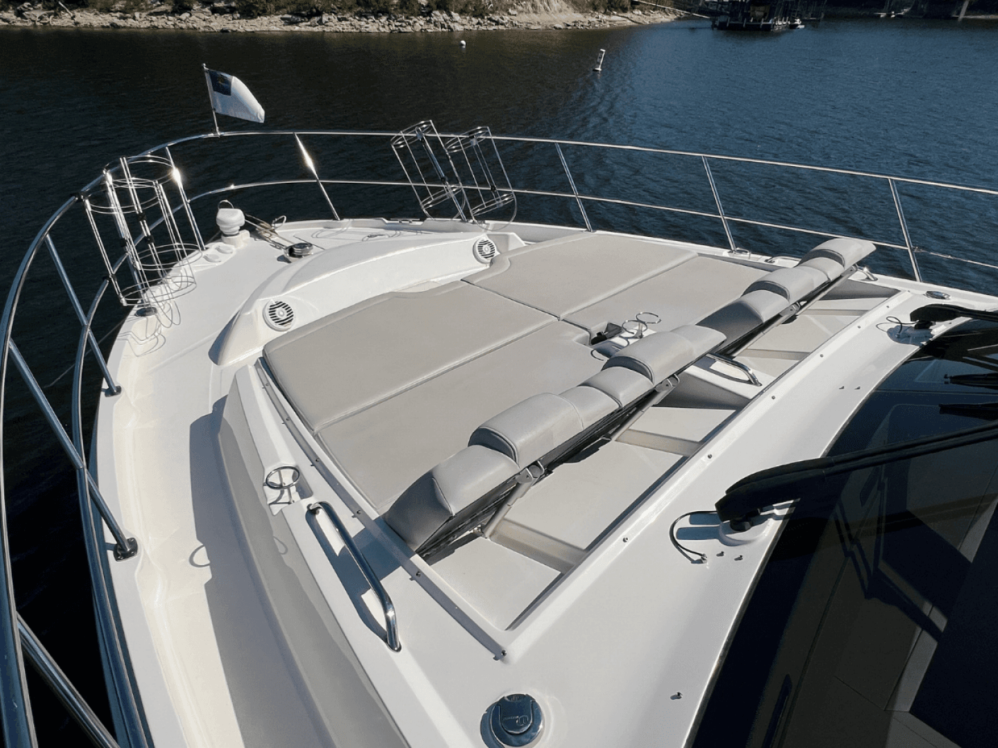 2018 Sea Ray FLY 520