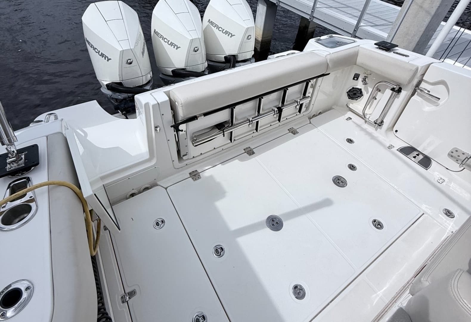 2023 Boston Whaler 350 Realm