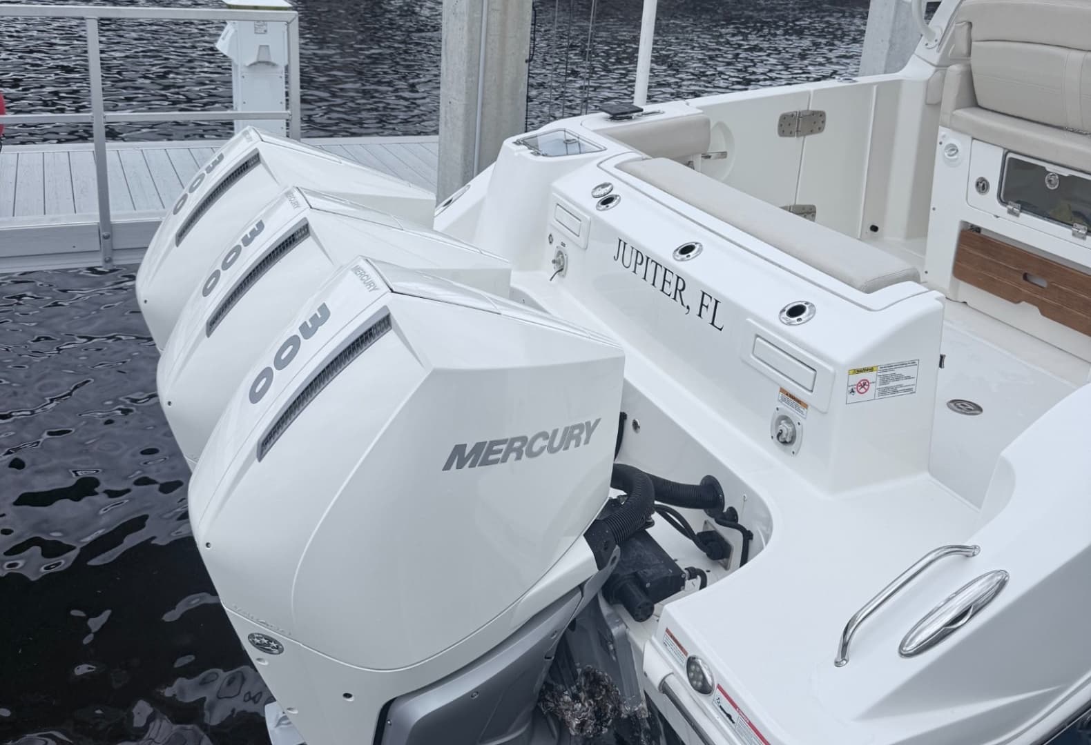 2023 Boston Whaler 350 Realm