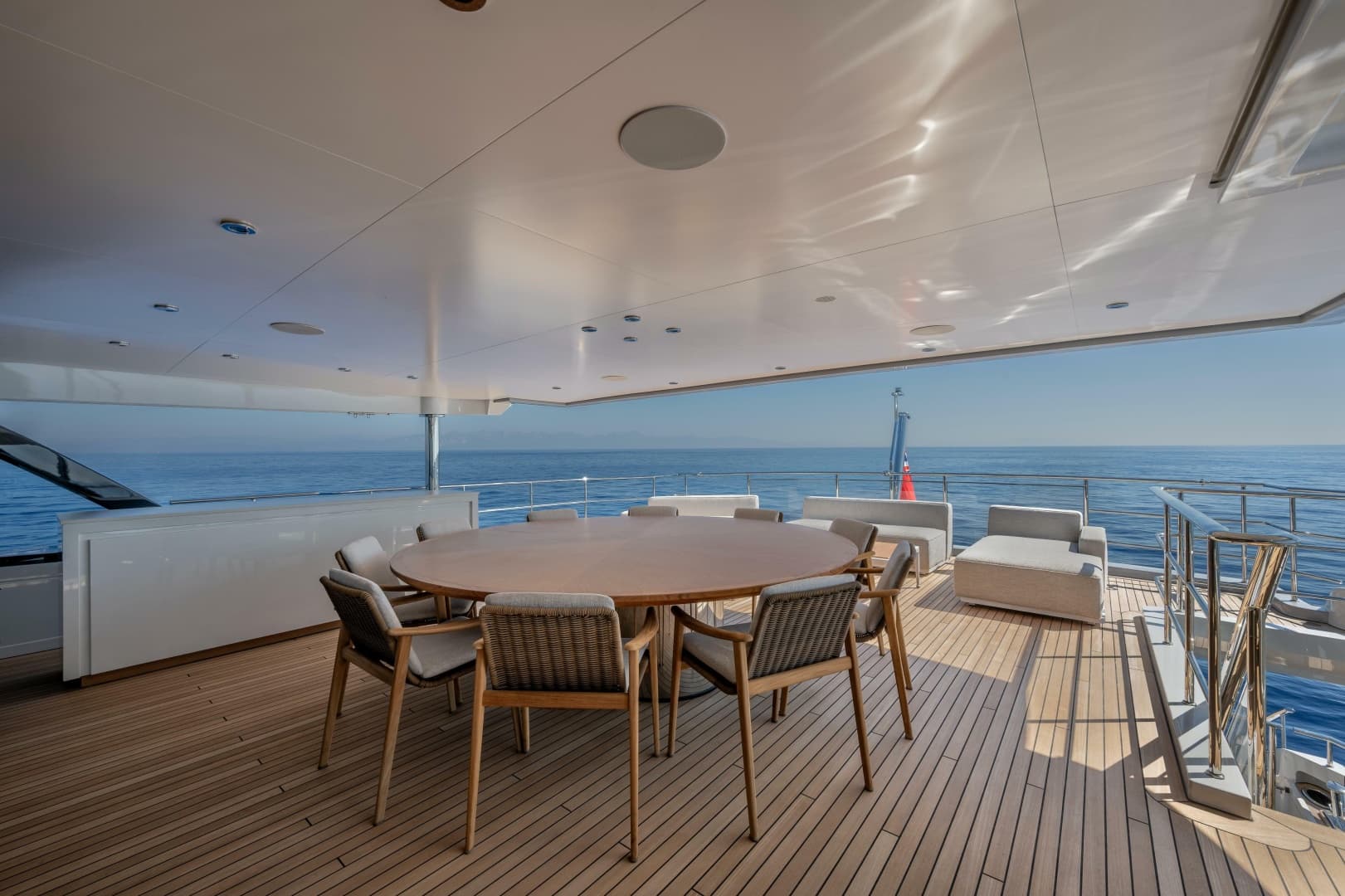 Skylounge Dining