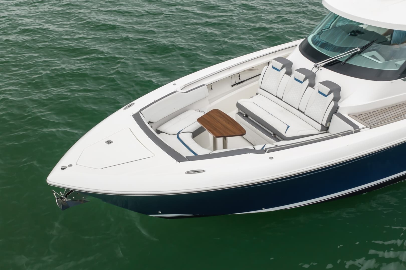 2021 Tiara Sport 43 LS