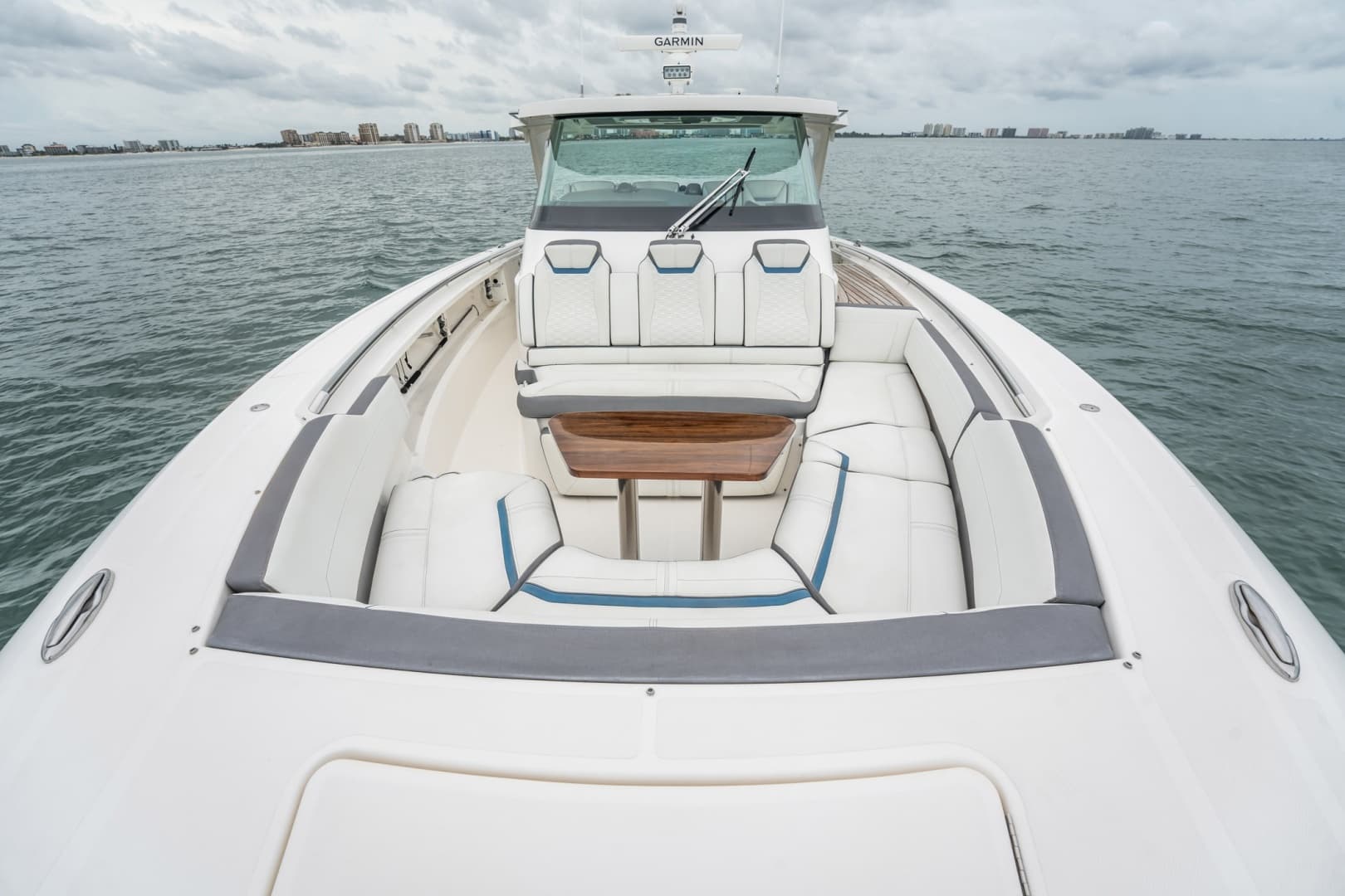 2021 Tiara Sport 43 LS