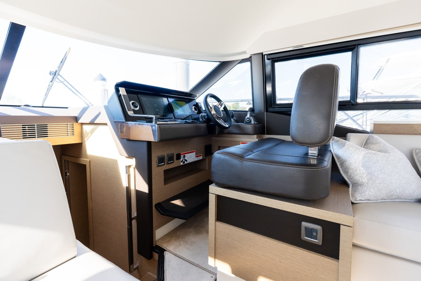 2022 Prestige 460