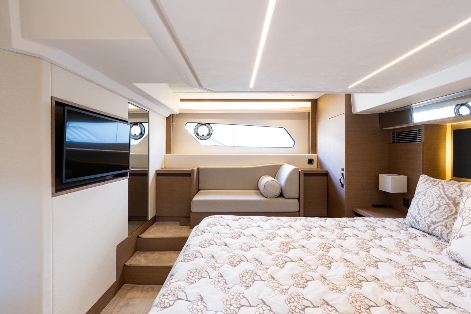 2022 Prestige 460