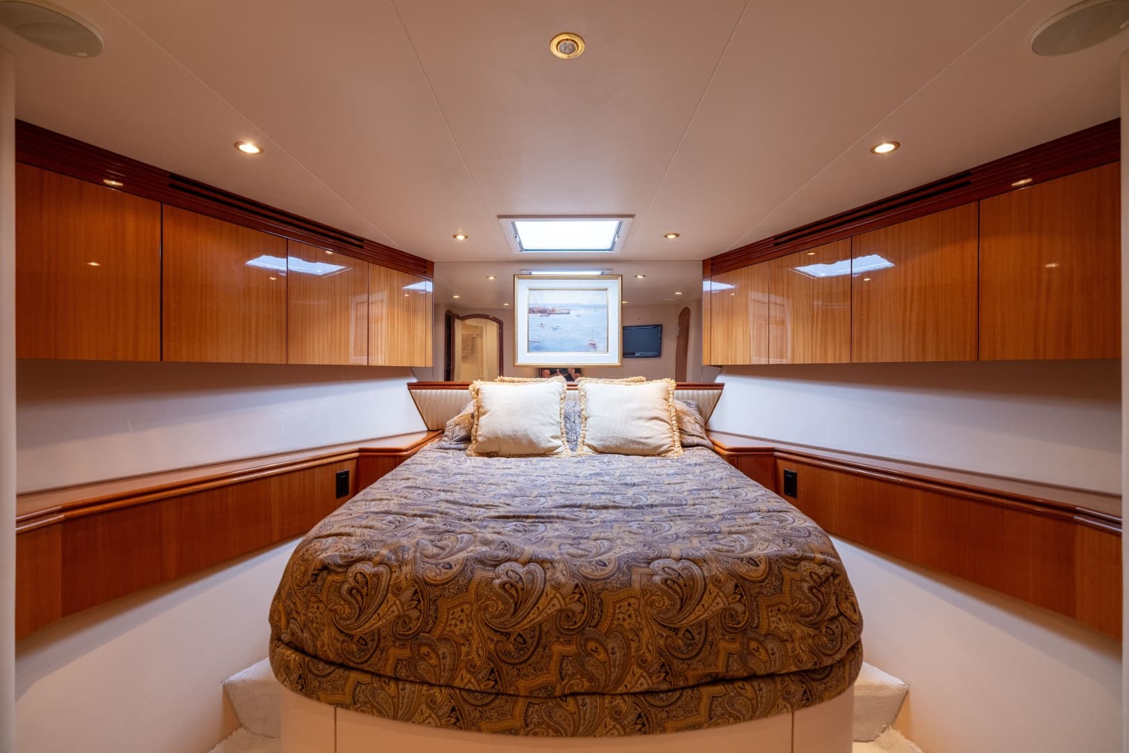2005 Hatteras 80 Motor Yacht