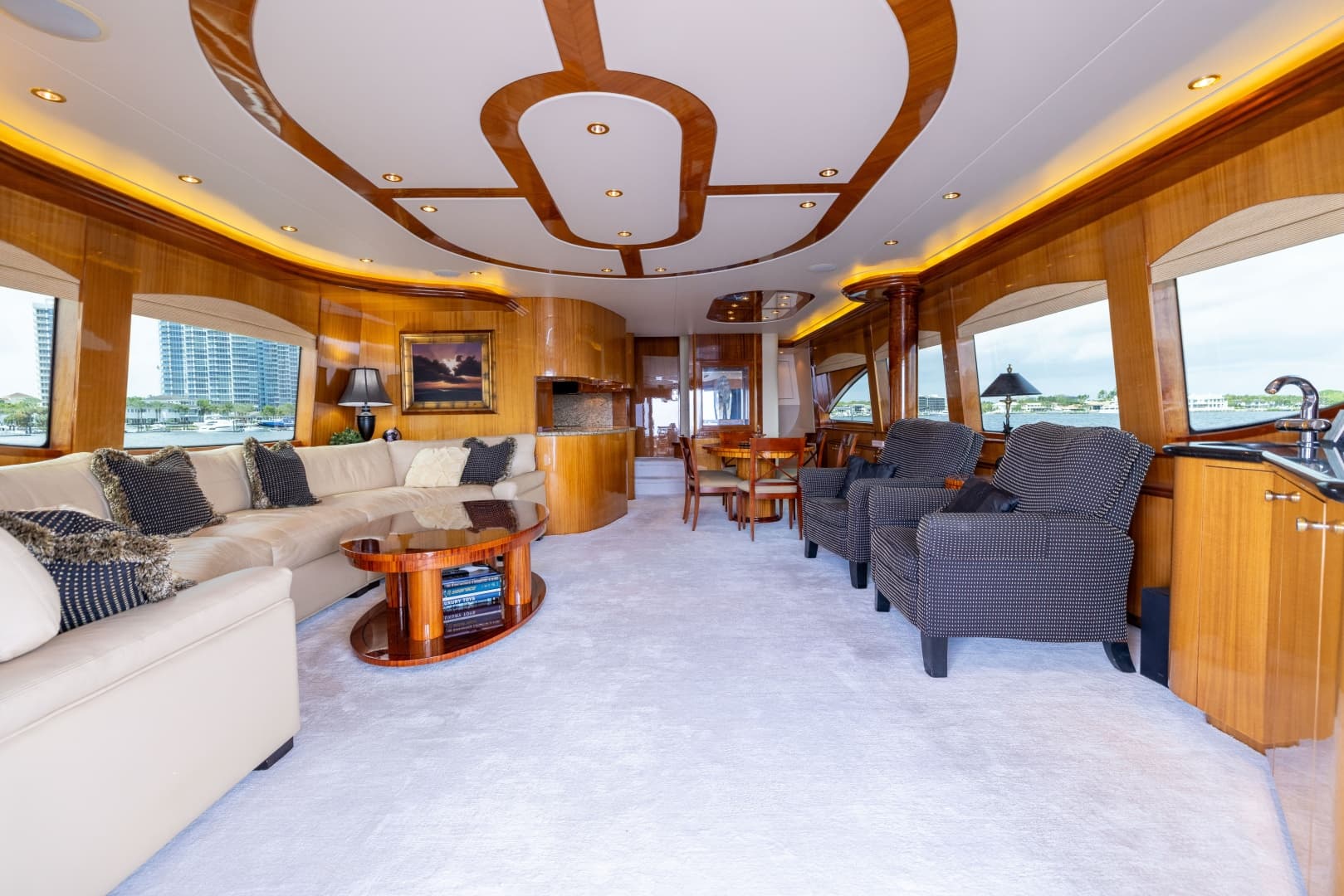 2005 Hatteras 80 Motor Yacht