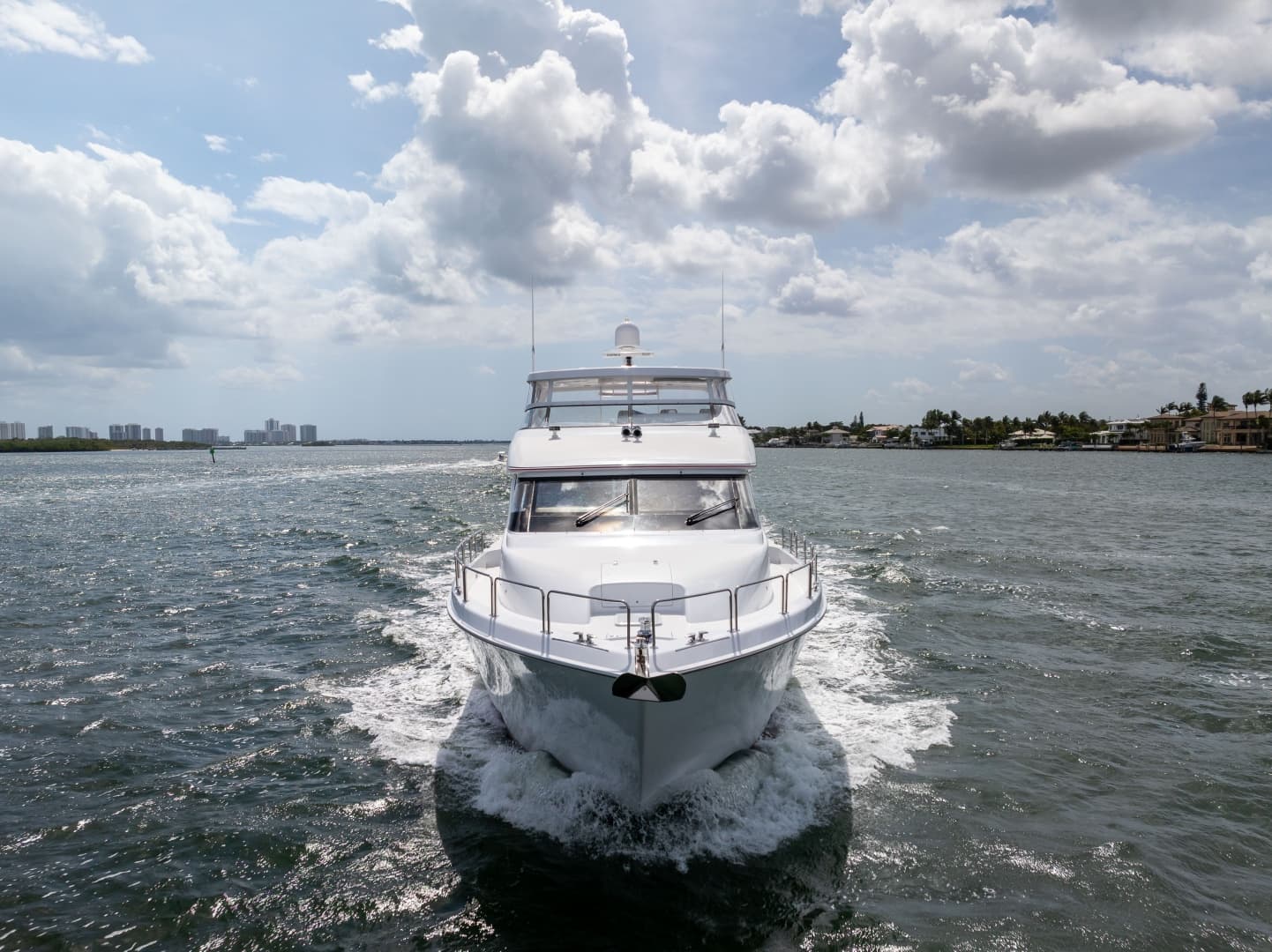 2005 Hatteras 80 Motor Yacht