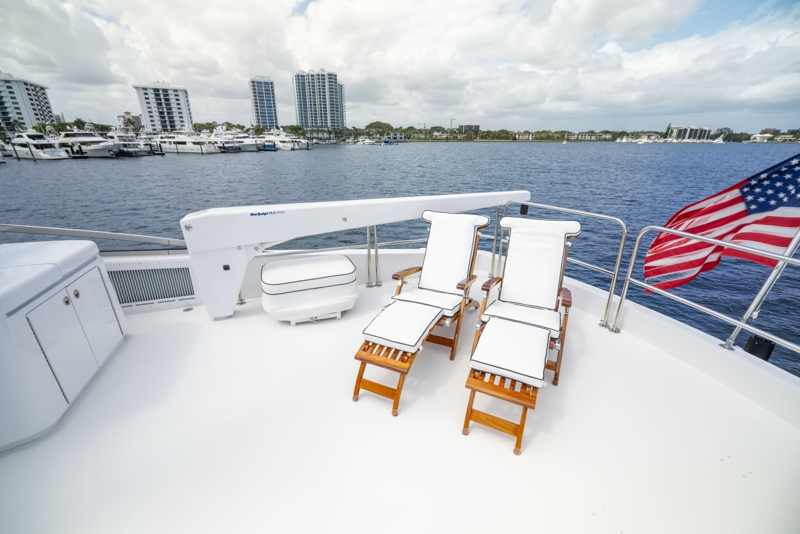 2005 Hatteras 80 Motor Yacht
