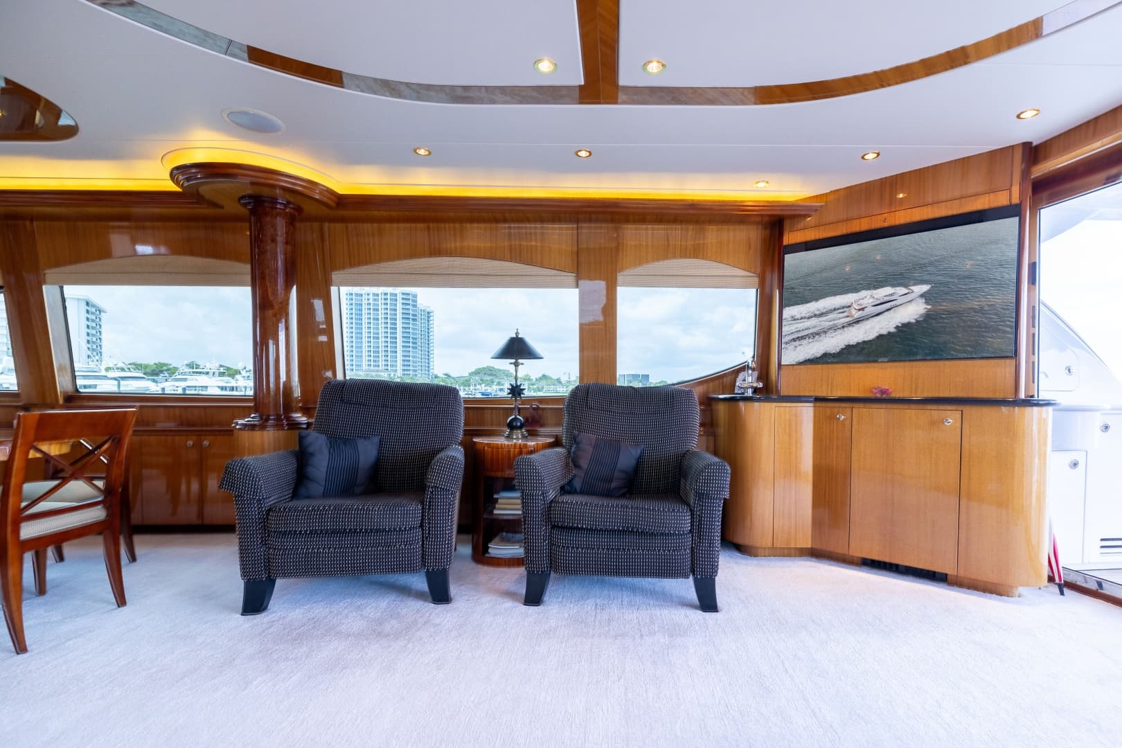 2005 Hatteras 80 Motor Yacht