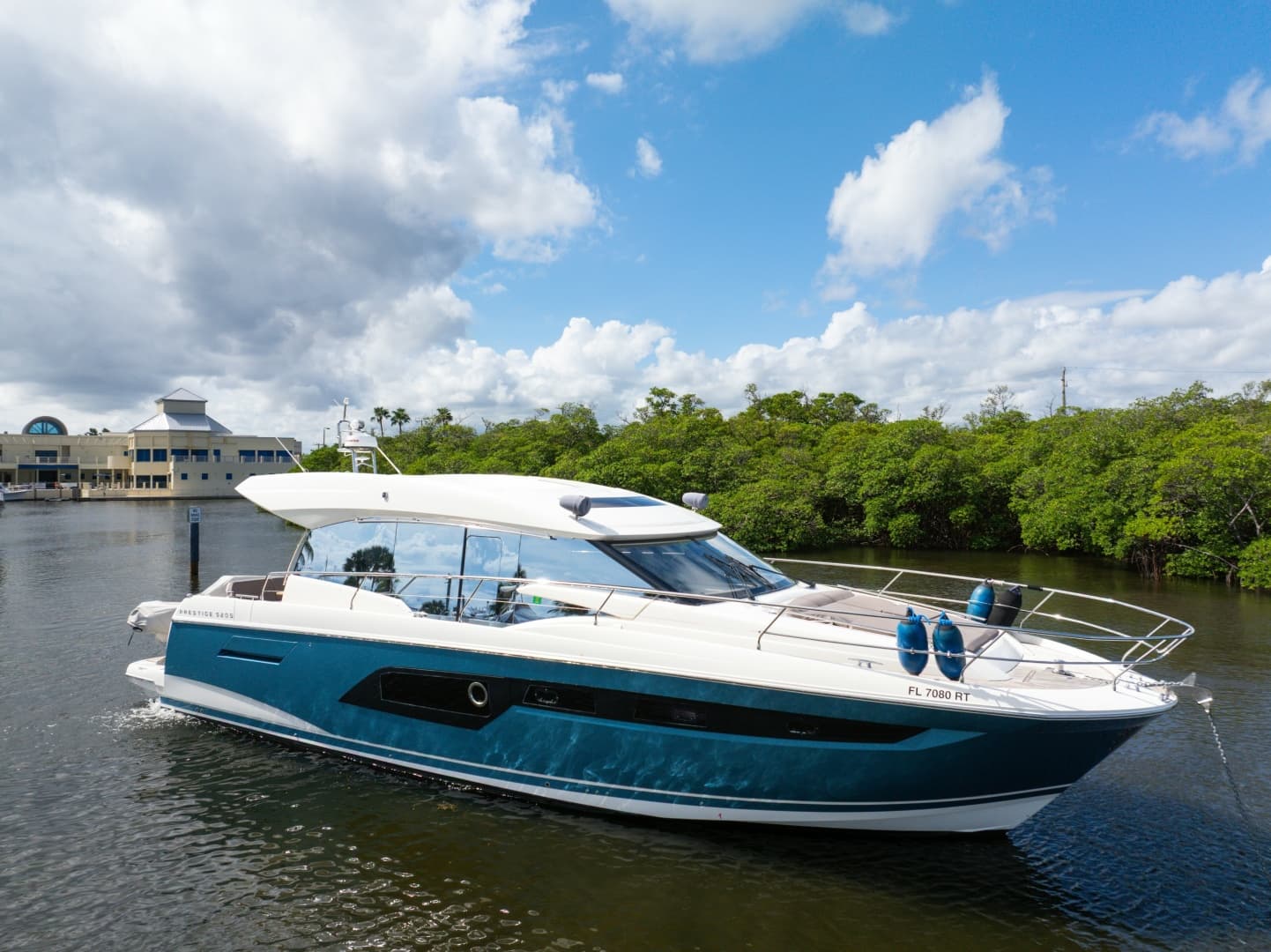 2019 Prestige 520S