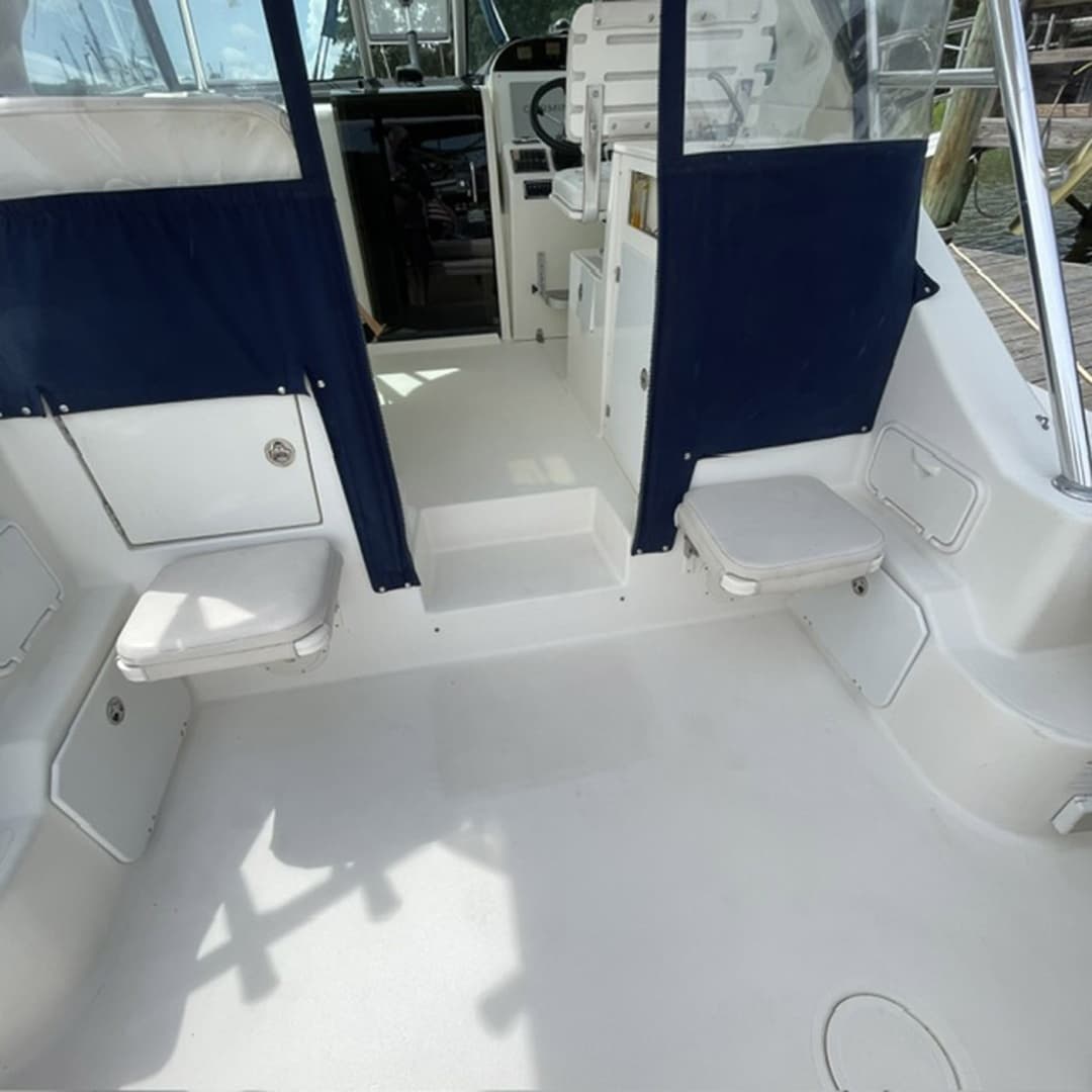 2005 Pursuit 3370 Offshore