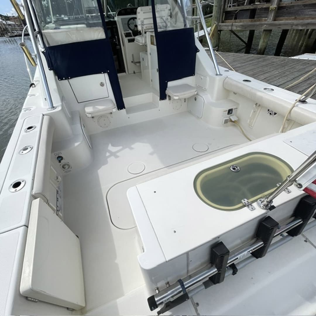 2005 Pursuit 3370 Offshore