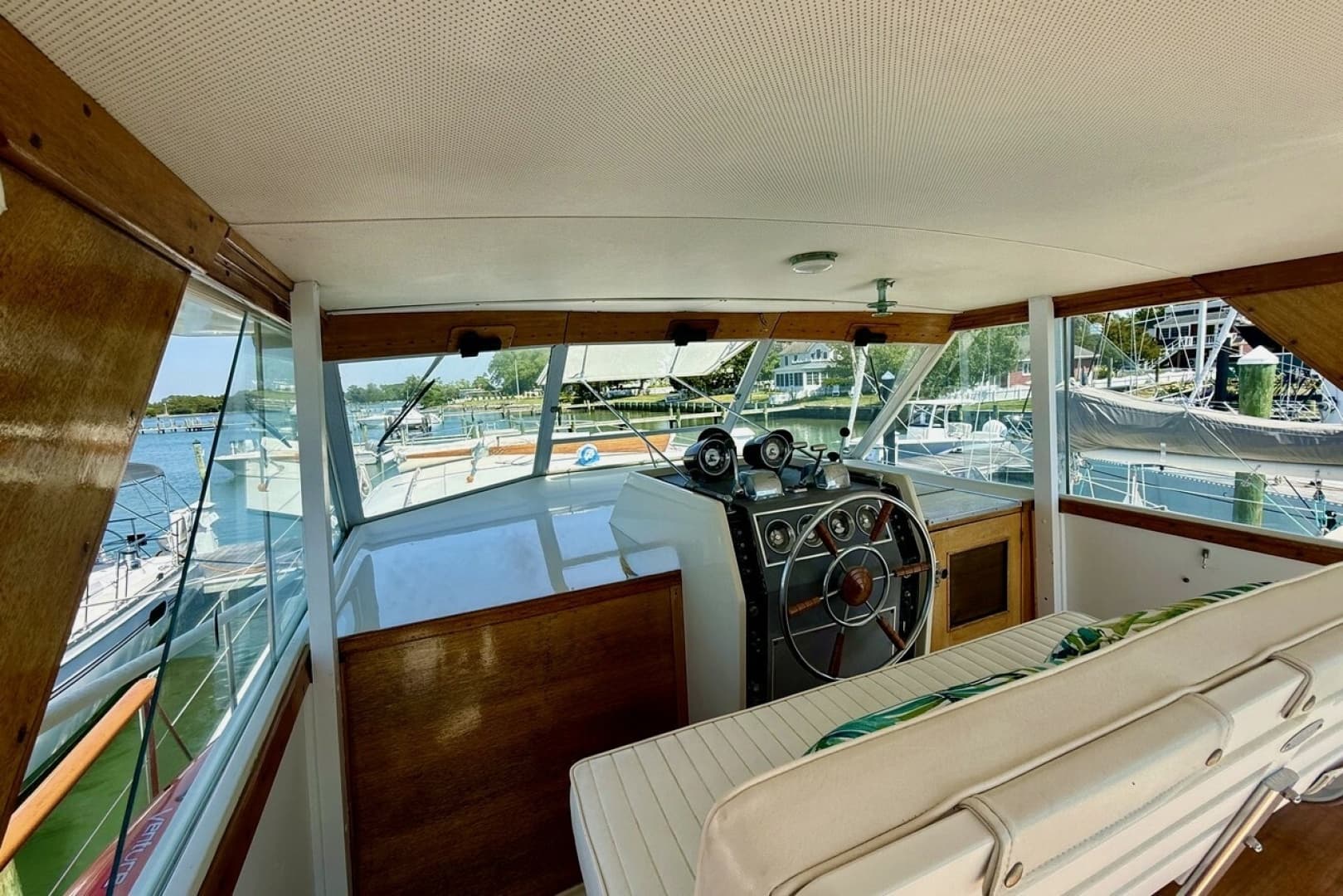 1967 Chris-Craft 47 Commander