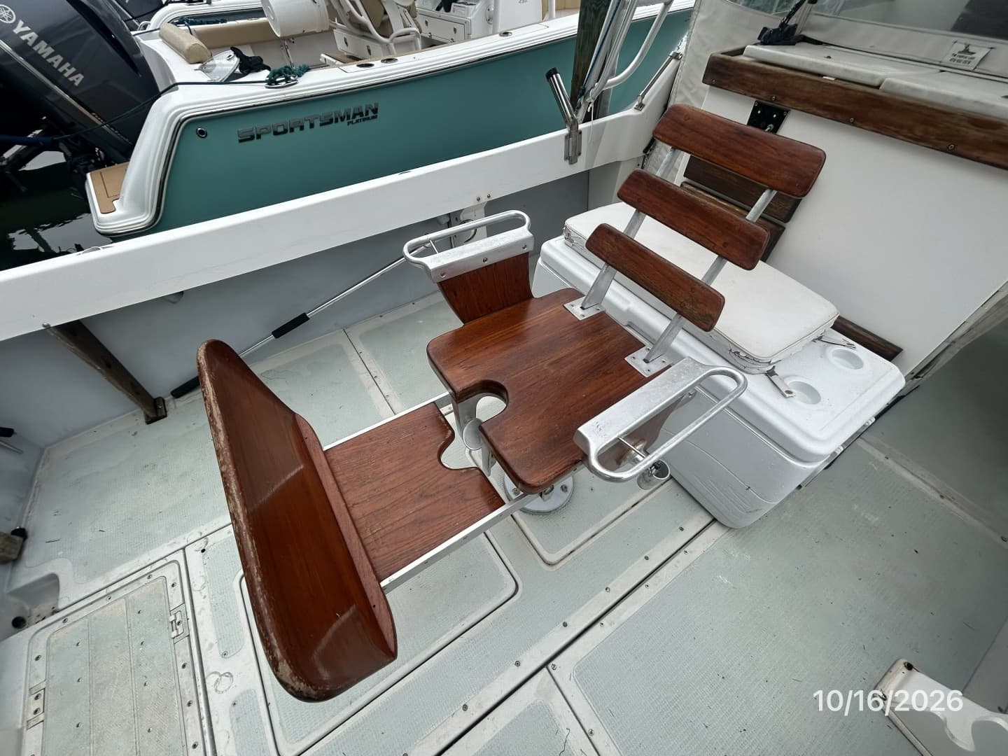 26' Shamrock cockpit fighting chair