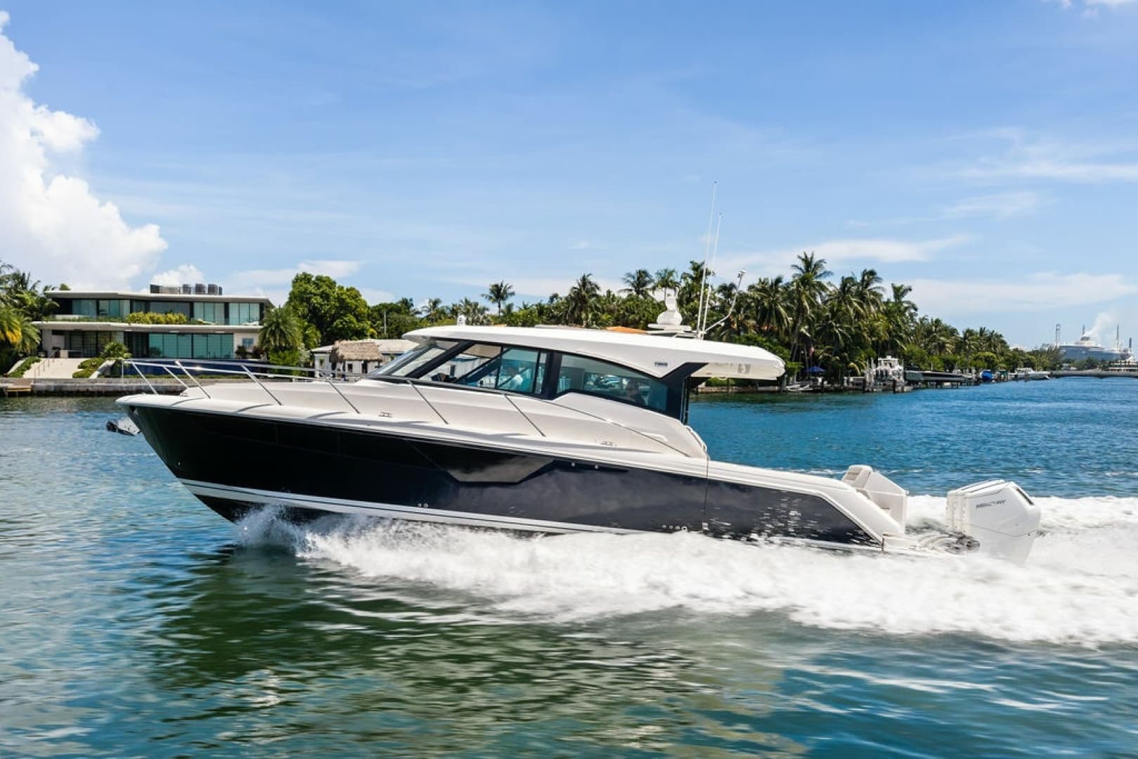2024 Tiara Yachts 48 LE