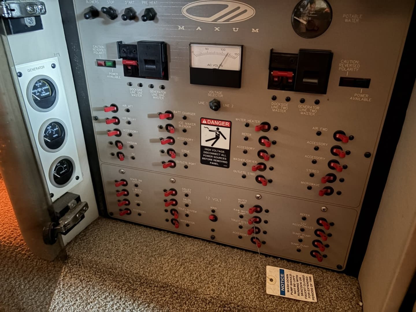 1998 Maxum 4600 SCB