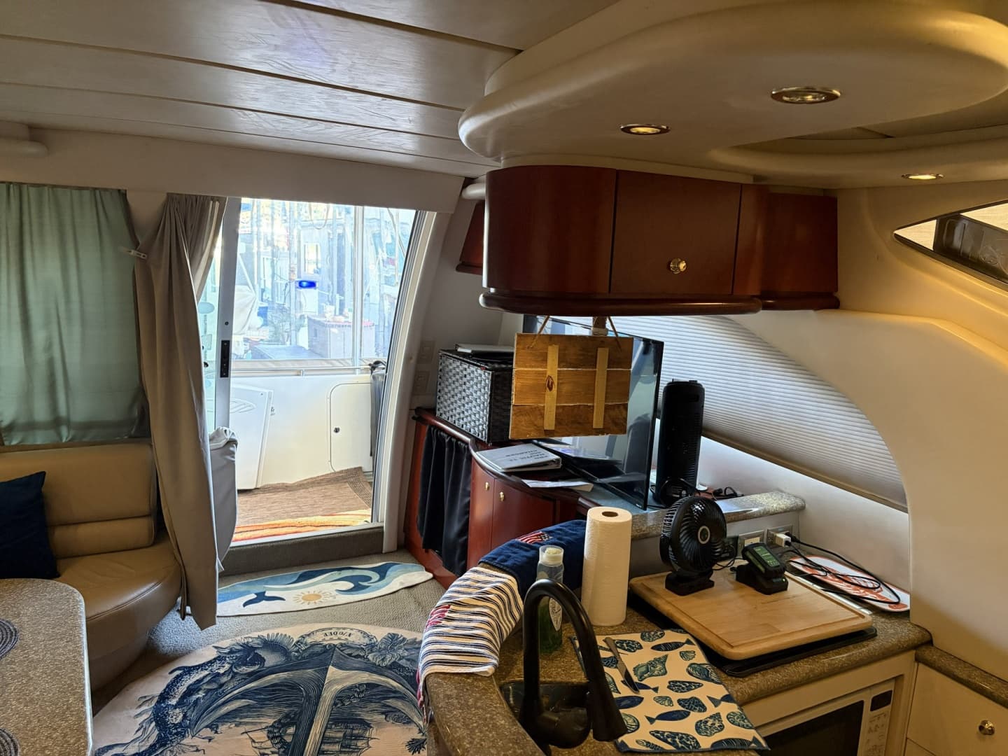1998 Maxum 4600 SCB