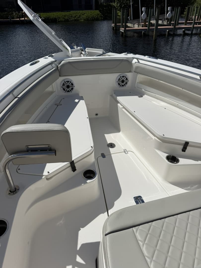 2023 Pursuit S248